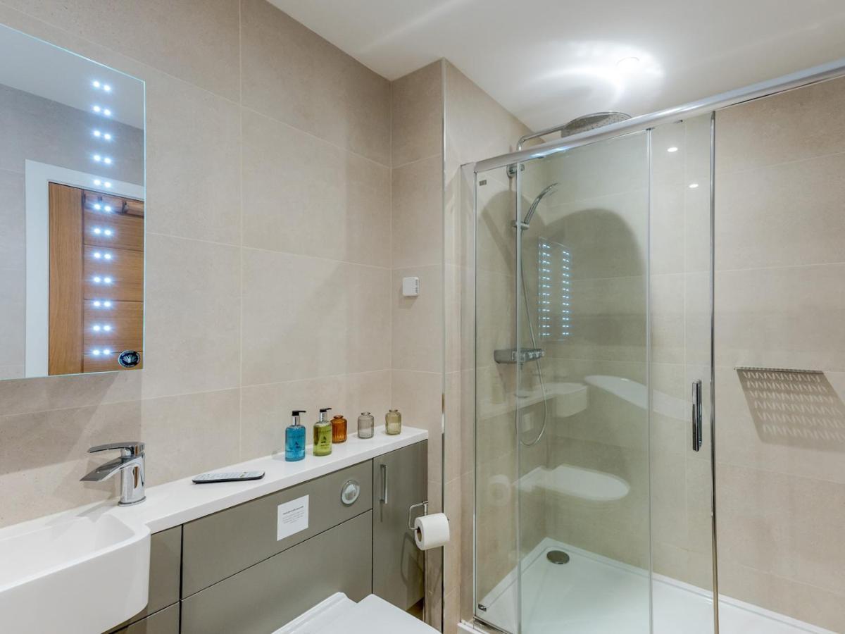Pass The Keys 1 Bed Albury Contemporary Apartment With Secure Parking Shrewsbury Exteriör bild